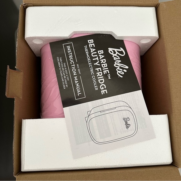BARBIE Mirror Beauty Cooler Mini Fridge Glass Door Pink NEW IN BOX - Picture 9 of 11